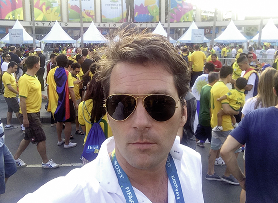 Oliver Wurm beim WM-Finale in Rio vor dem Maracana-Stadion.