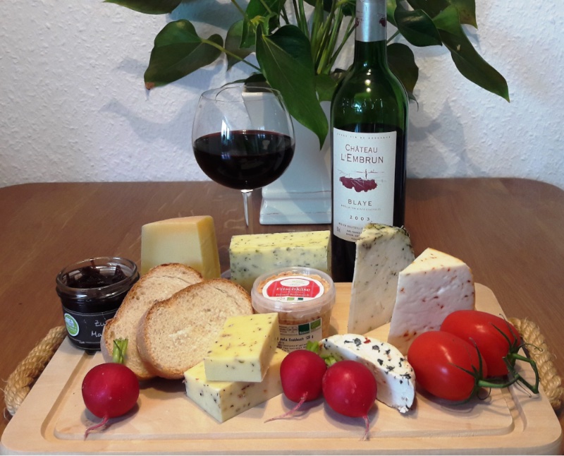 Heimischer Käse und französischer Wein - WOLL-Magazin Sauerland