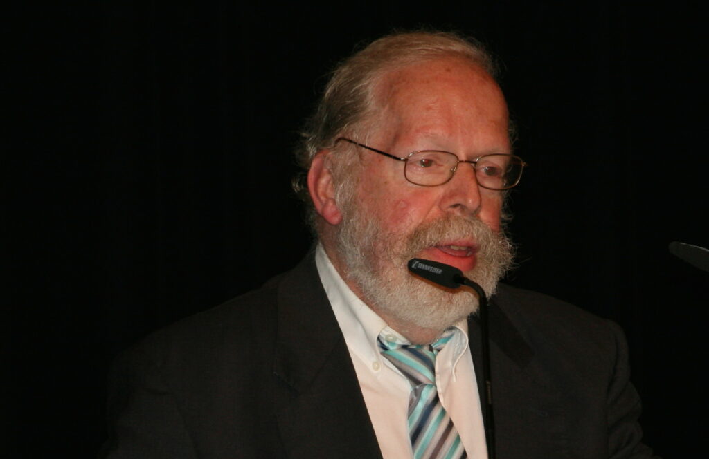 Dr. Werner Beckmann vor vier Jahren bei der Rede anlässlich der Verleihung des Rottendorfpreises an Peter Bürger.