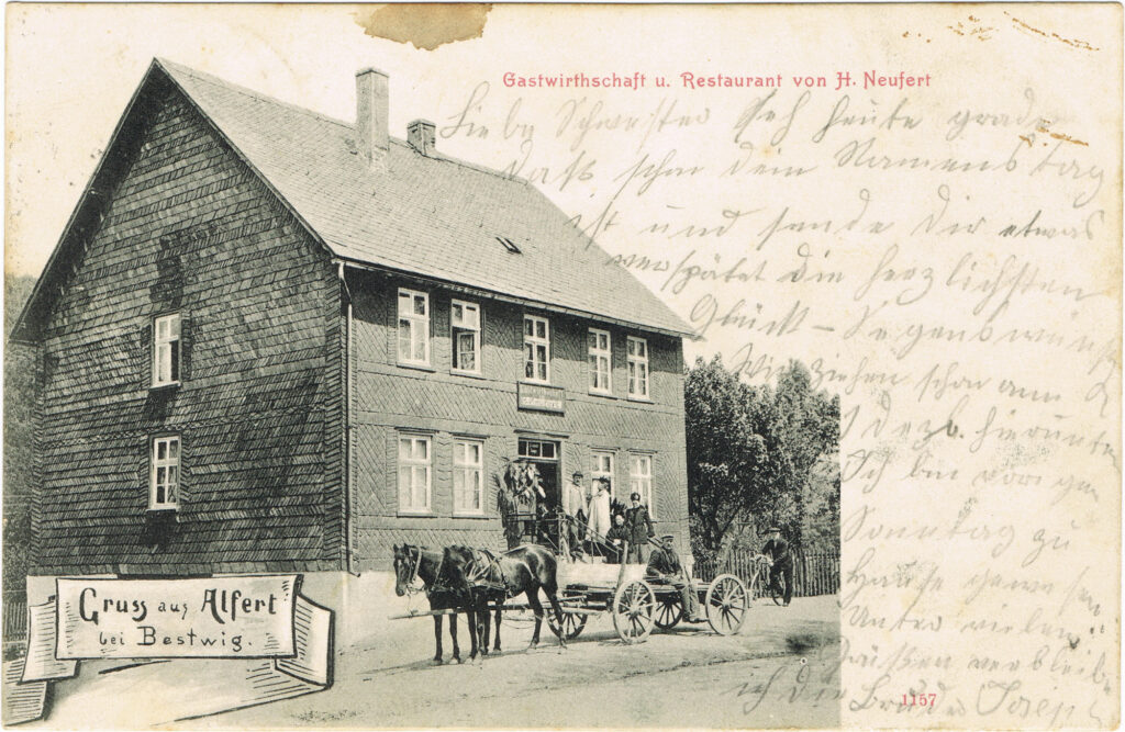 Grusskarte von Alfert aus dem Jahr 1905. Zu sehen ist der Gasthof Neufert, später Senger. Kartenquelle: August Meschede