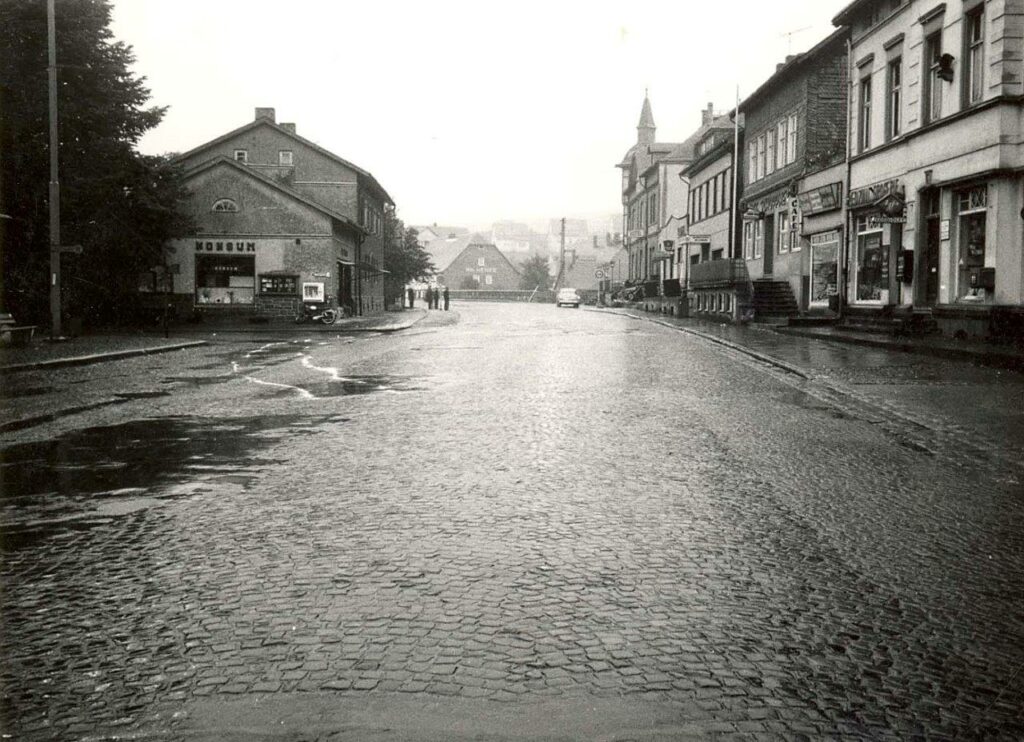 Knapp 12.000 alte Fotos aus Velmede und Bestwig
hat der Geschichtskreis mittlerweile archiviert