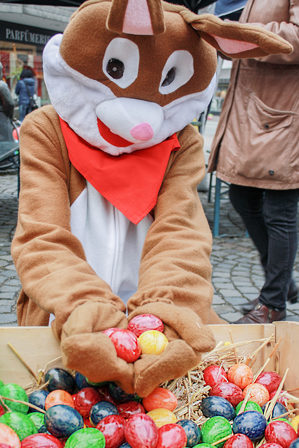 Olsberger Osterhasenfest wartet mit vielen tollen Aktionen, kulinarischen Köstlichkeiten und einem neuen Rekordversuch auf!
