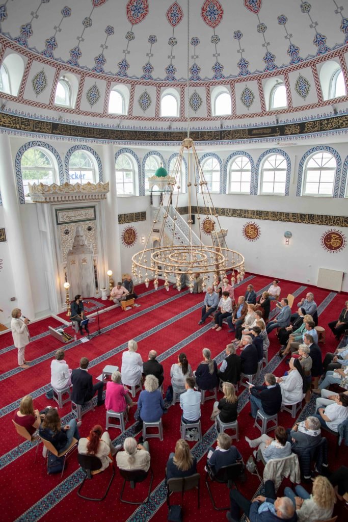 Über 70 Gäste kamen zum Abschluss des „Spirituellen Sommers 2019“ in die Mescheder Moschee.