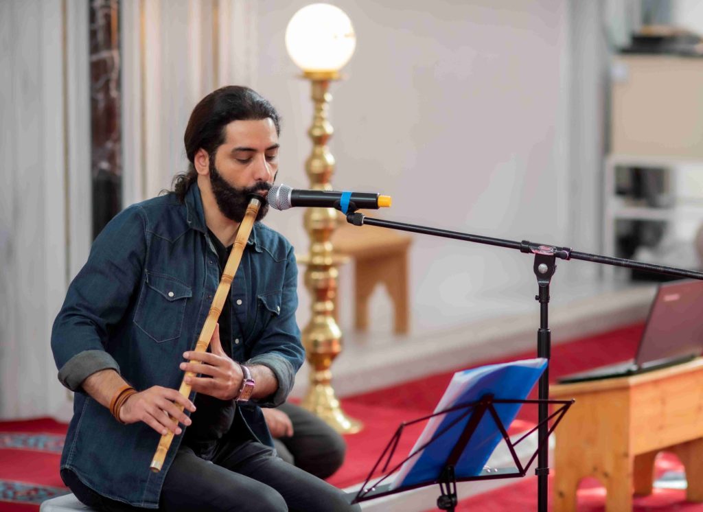 Der Neyspieler Murat Cakmaz gab zum Abschluss des "Spirituellen Sommers 2019" ein Konzert in der Mescheder Moschee.