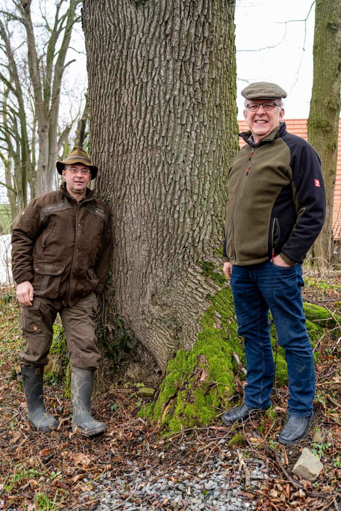 Engagierte Waldbesitzer und Landwirte, die sich Gedanken um die Zukunft des Waldes machen:
Theo Nagel (links) aus Arnsberg-Wettmarsen und Klaus Bauerdick aus Arnsberg-Kirchlinde.
