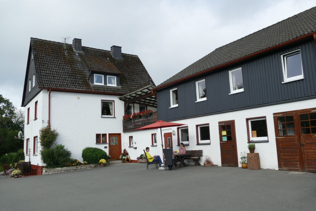 Der Aussiedlerhof der Familie Brögger dient als Stellplatz für bis zu drei Wohnmobilen. 