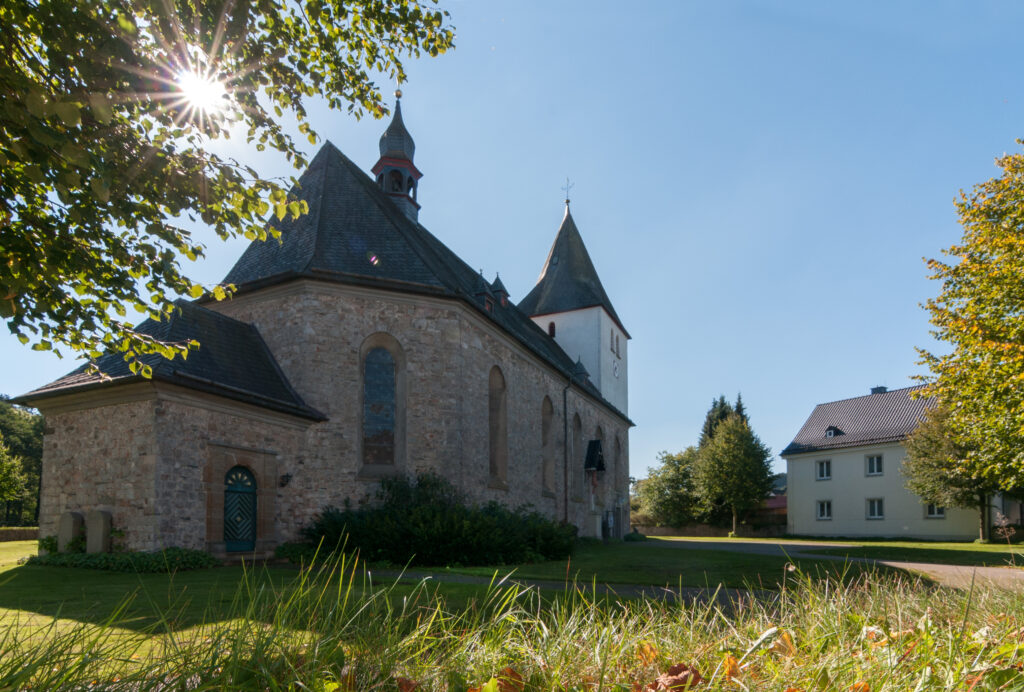 Allendorf; Kirche Antonius Einsiedler. Nordeite