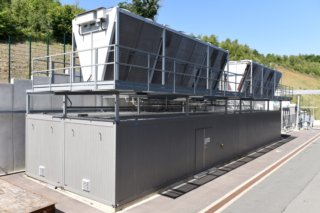 Das technotrans-Kühlsystem besteht aus einer Containerlösung, die 22 x 6 x 7 Meter misst und eine Kühlleistung von zwei Megawatt erzeugt